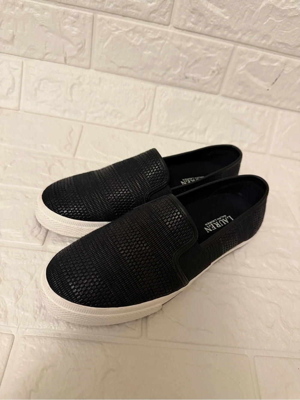 Lauren Ralph Lauren faux leather slip on sneakers black 6.5